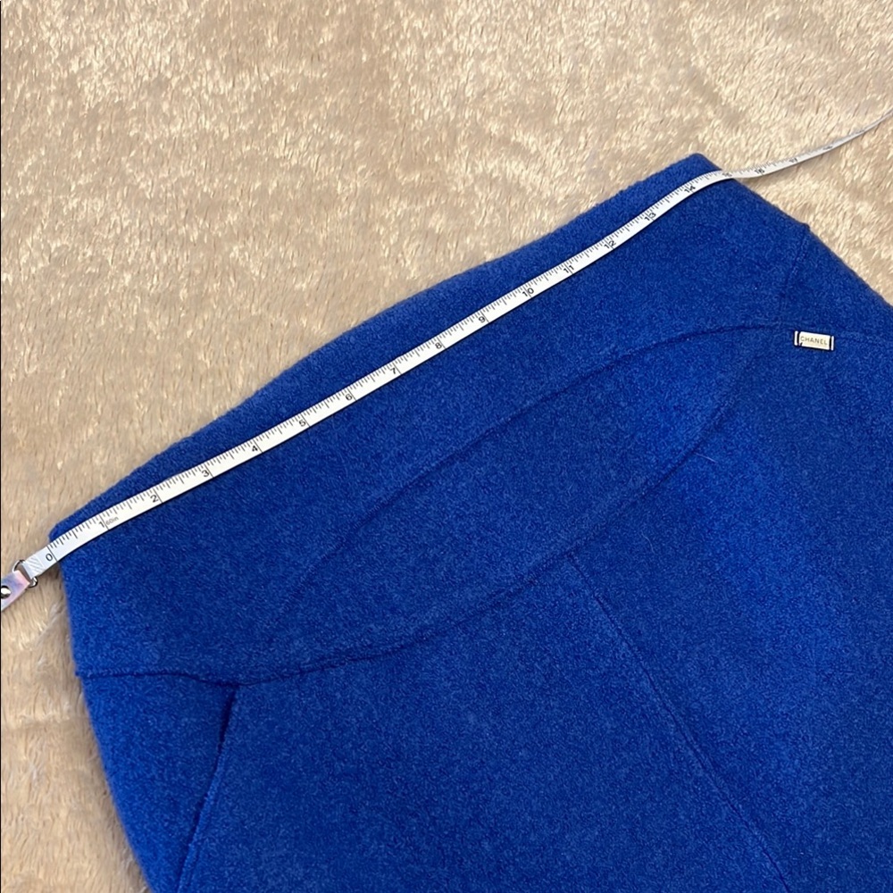 CHANEL Ready-To-Wear Wool Pencil Skirt - Picture 13 of 16